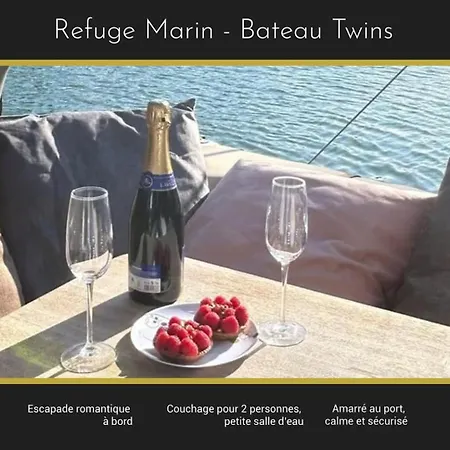 Refuge Marin - Twins Boat *
